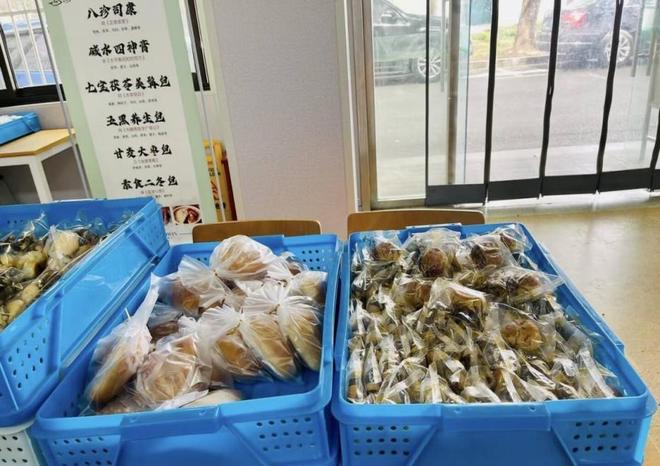 年轻人涌入医院买面包网友：比专家号还难抢麻将胡了试玩网站免费一天爆卖3000个！(图5)