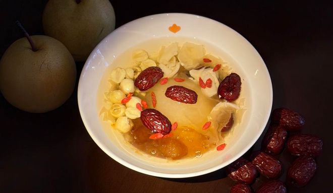 店铺日销近百份滋补甜品“预计秋冬将卖出近万份”PG电子麻将胡了秋冬“养生经济”升温!成都有(图2) 店铺日销近百份滋补甜品“预计秋冬将卖出近万份”PG电子麻将胡了秋冬“养生经济”升温!成都有(图2)